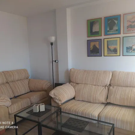 Atico Con Terraza En 公寓